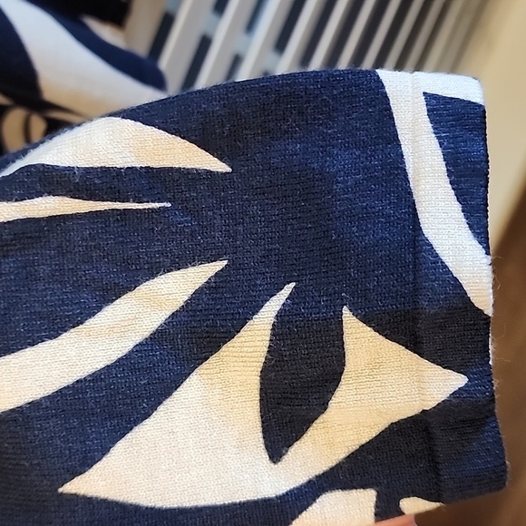 Chico Blue & Cream Print Lightweight Sweater sz 2(large) - Picture 3 of 8